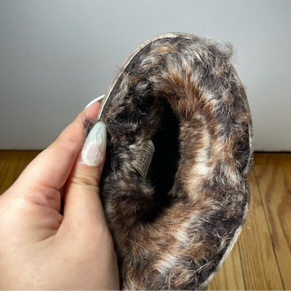 UGG Brown Boots size US 6 - Picture 4 of 13